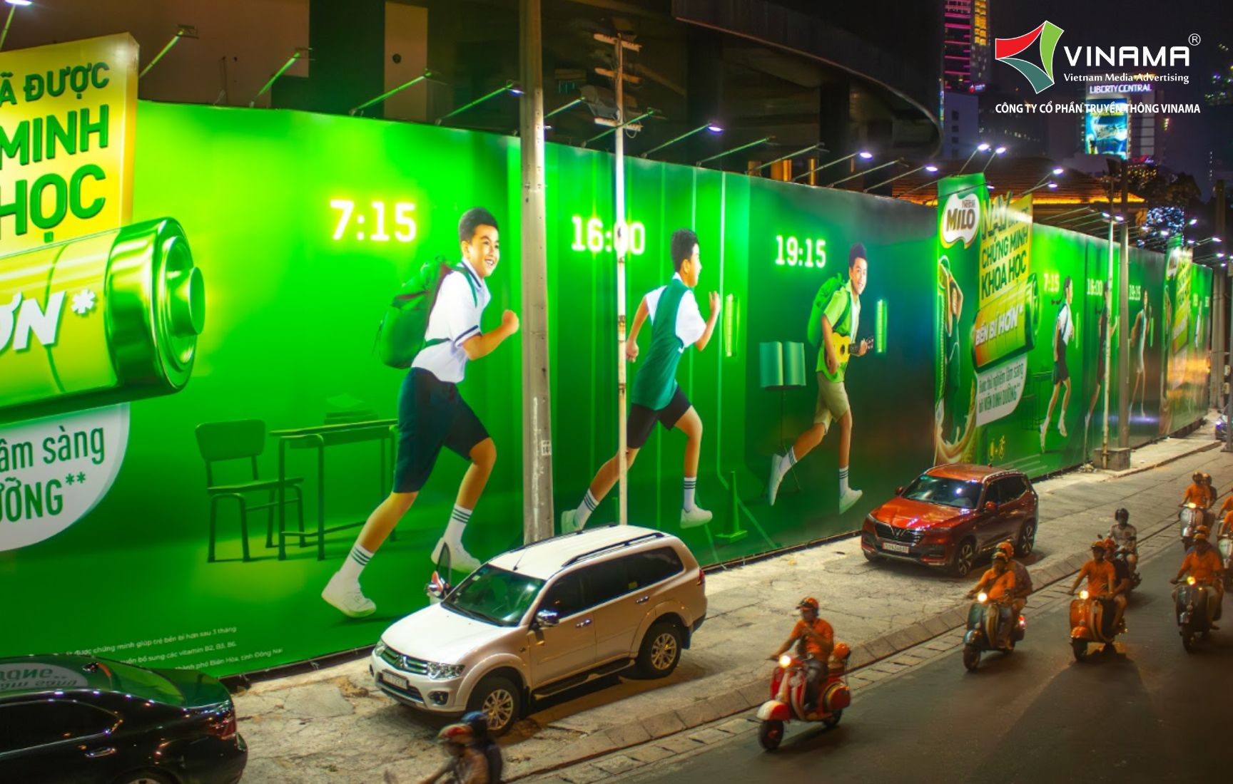 Hoarding OOH – Hàng Rào Quảng Cáo Là Gì?