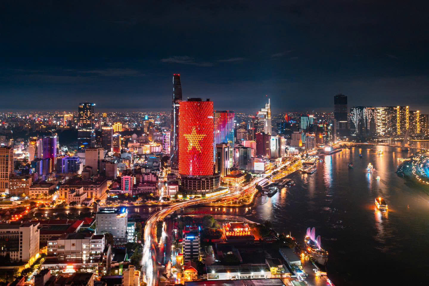 Quảng Cáo LED Building: Tìm Hiểu Đặc Điểm và Lợi Thế