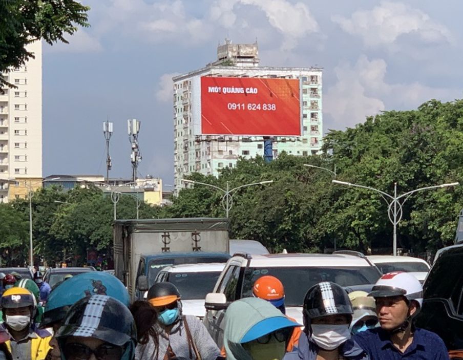 Billboard Vinama_ HBT-01: Ngã 3 đường Đại Cồ Việt và phố Trần Đại Nghĩa - Hai Bà Trưng