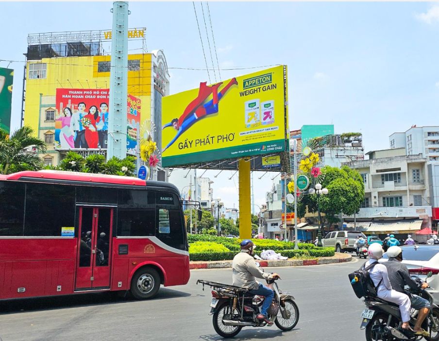 Billboard Vòng Xoay Lê Đại Hành, Âu Cơ - Quận 11