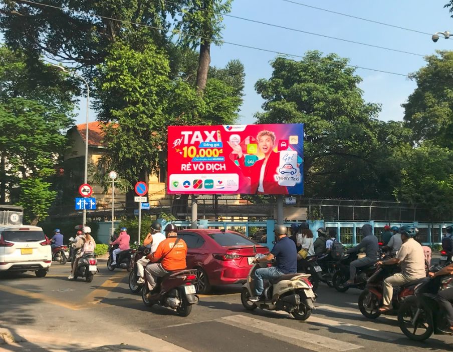 Billboard Vinama_ Ngã 4 Trương Định – Điện Biên Phủ, Quận 3