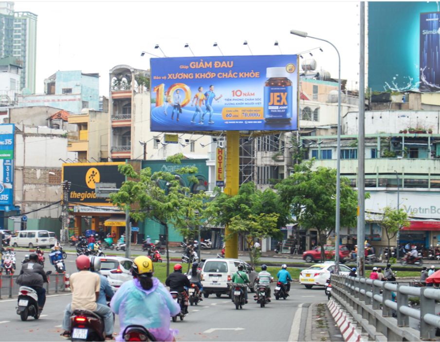 Billboard Cầu Chà Và, Quận 5