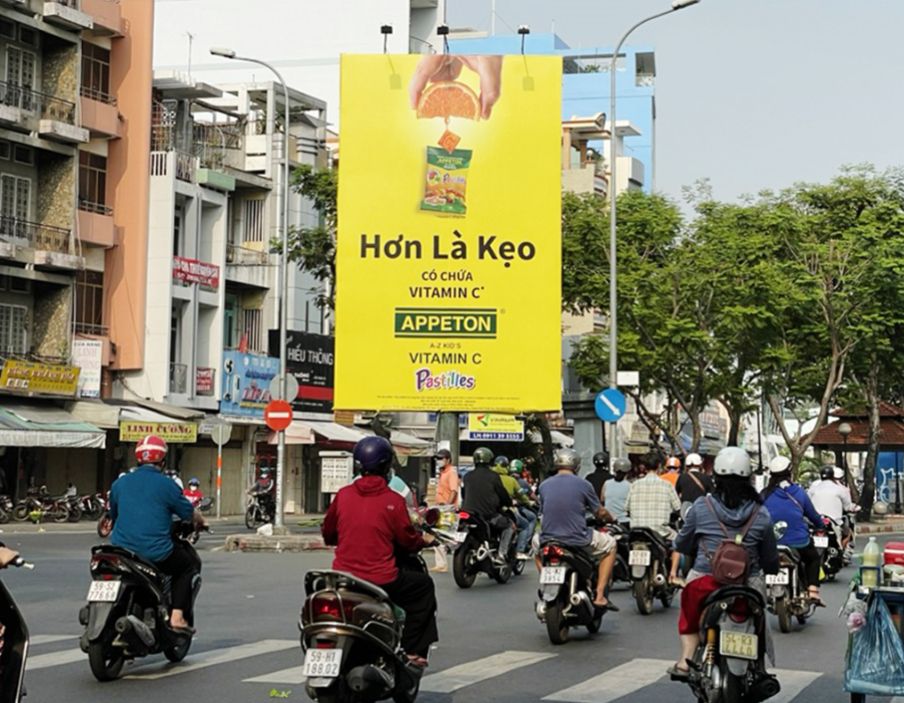 Billboard Vinama_ Ngã 4 Hải Thượng Lãn Ông - Phùng Hưng