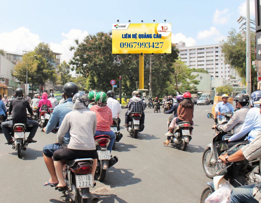 Billboard Vinama_ Ngã 5 Nguyễn Trãi – Trần Phú_ Quận 5