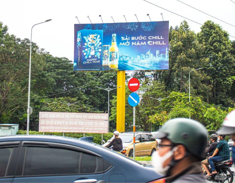 Billboard Vòng Xoay Phú Lâm 