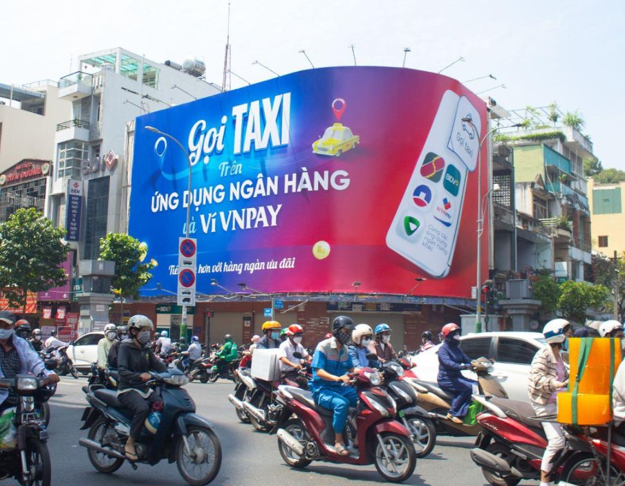 Pano Ốp Tường Ngã Tư Nguyễn Trãi - Nguyễn Tri Phương – Quận 5