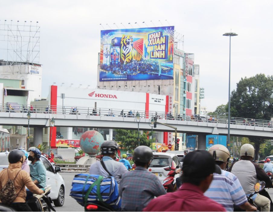 Pano Ốp Tường Vòng Xoay Lăng Cha Cả - Quận Tân Bình